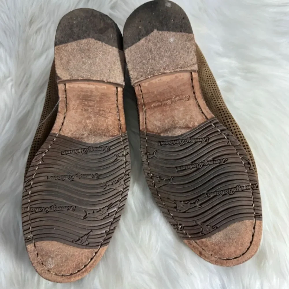 Tommy Bahama very good